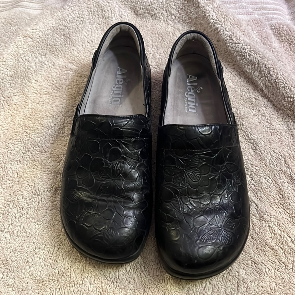 Alegria black floral embossed leather slip on clogs size 8, women’s.